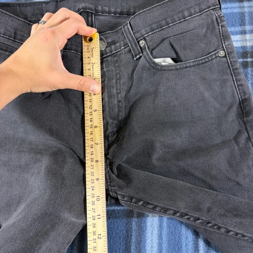 Levis 514 Straight Fit Jeans Mens 32x32 Gray Faded Black Denim